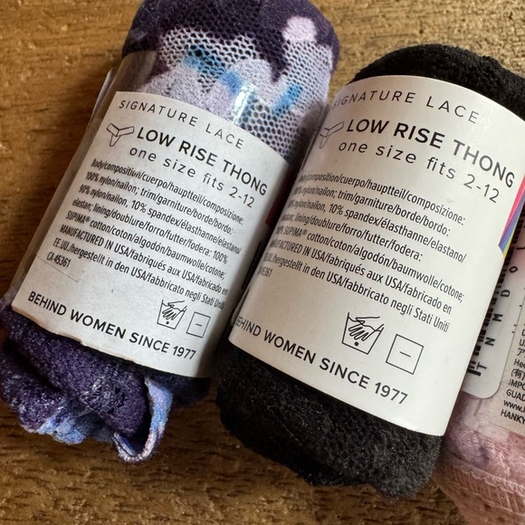 Hanky Panky Women’s Signature Lace Low Rise Thong Underwear Panties x 3 Pair NWT - Picture 3 of 5